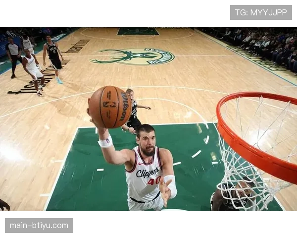 快船祖巴茨护框效率分析 传统中锋在现代篮球体系中的定位思考